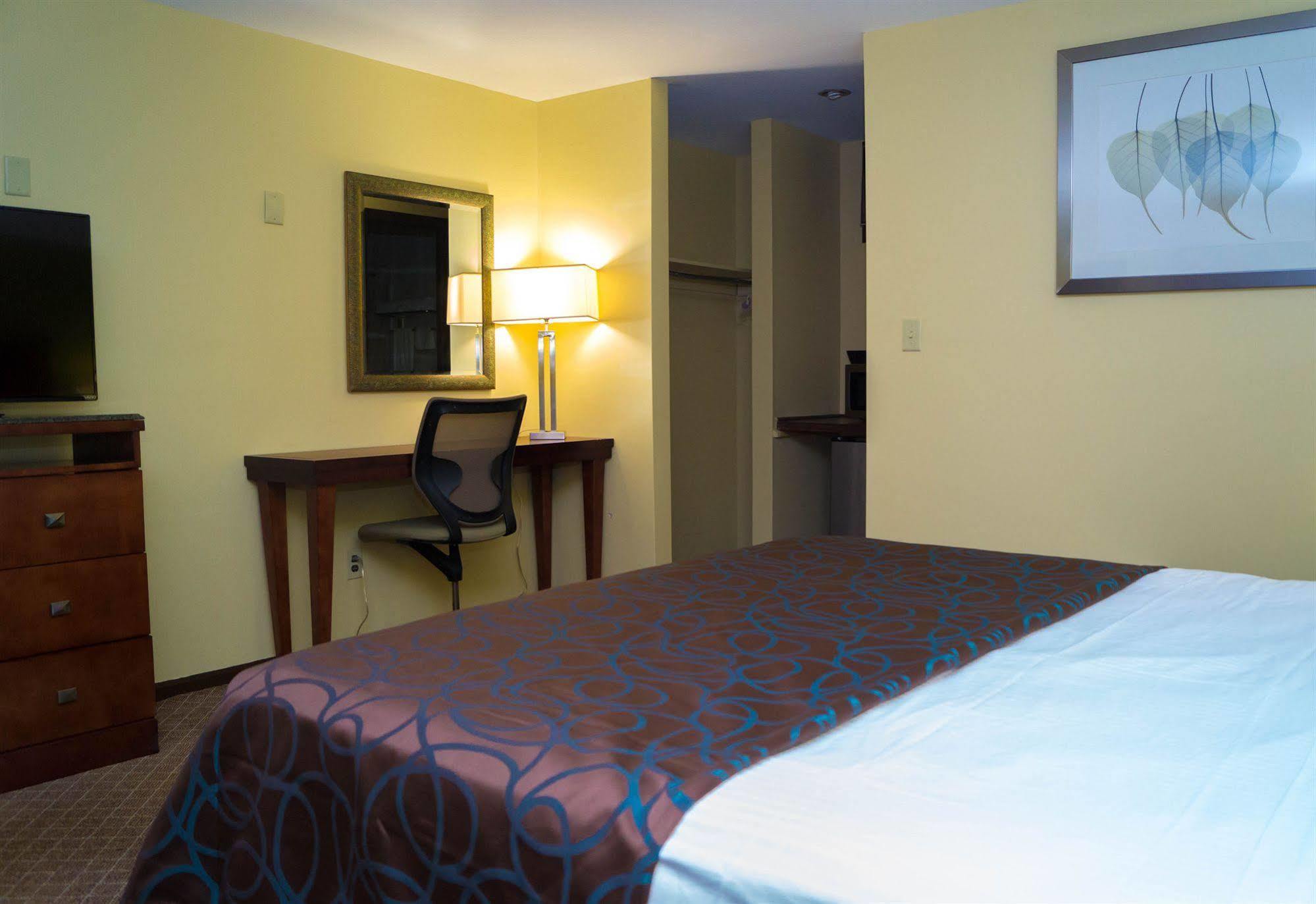 Sullivan Trail Inn & Suites Pocono Lake Exterior foto