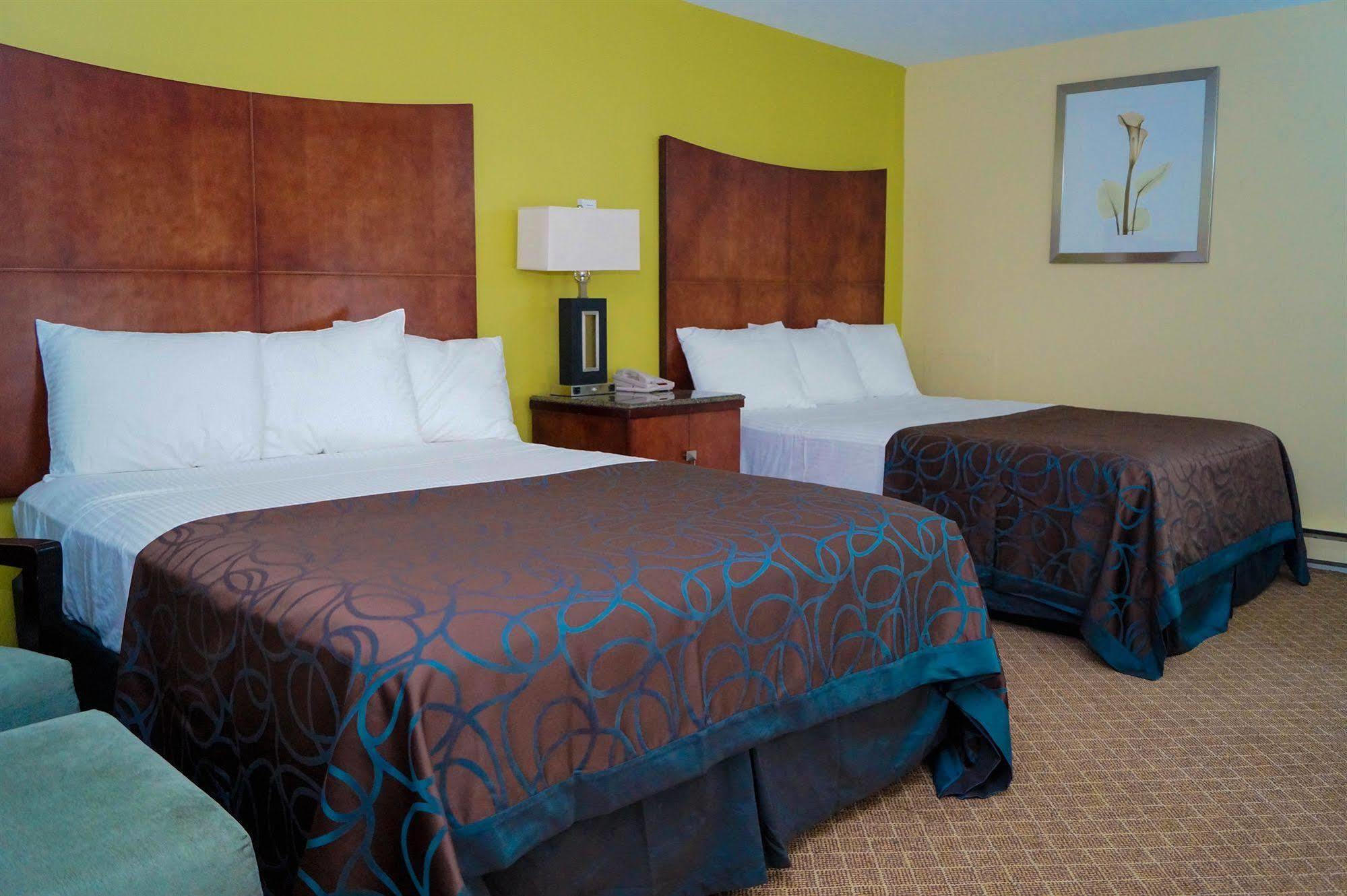 Sullivan Trail Inn & Suites Pocono Lake Exterior foto